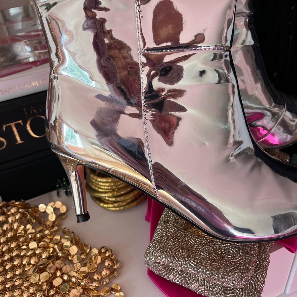 Fabulous fabulous silver metallic mirror over knee kitten heel  walkable boots - Picture 3 of 9
